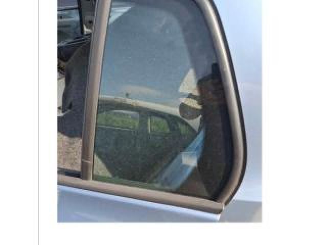 bontott VW GOLF VI Bal hátsó Fixüveg (Ajtóban)