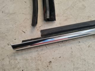 bontott VW GOLF VI Bal hátsó Gumikéder