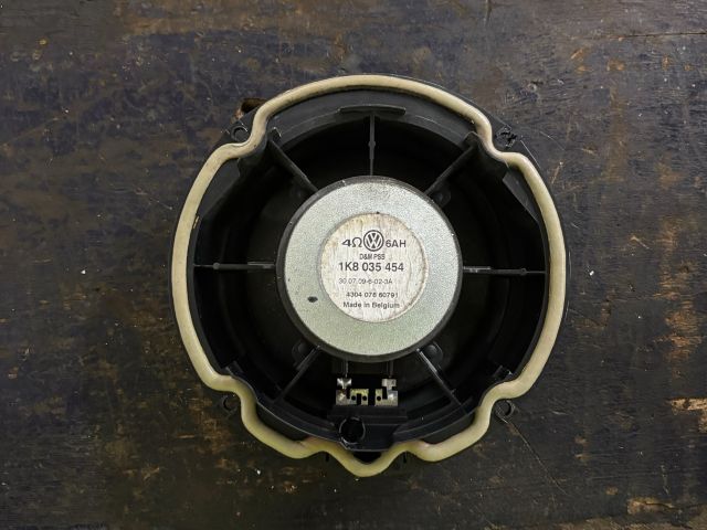 bontott VW GOLF VI Bal hátsó Hangszóró