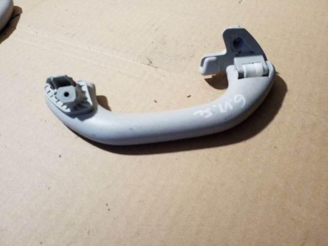 bontott VW GOLF VI Bal hátsó Kapaszkodó (Felső)