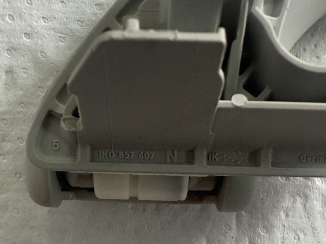 bontott VW GOLF VI Bal hátsó Kapaszkodó (Felső)