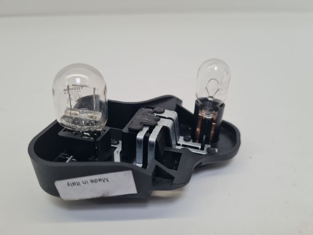 bontott VW GOLF VI Bal Hátsó Lámpa Foglalat