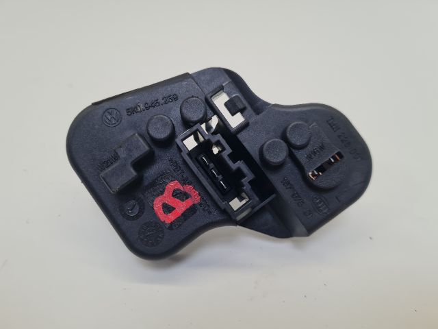 bontott VW GOLF VI Bal Hátsó Lámpa Foglalat