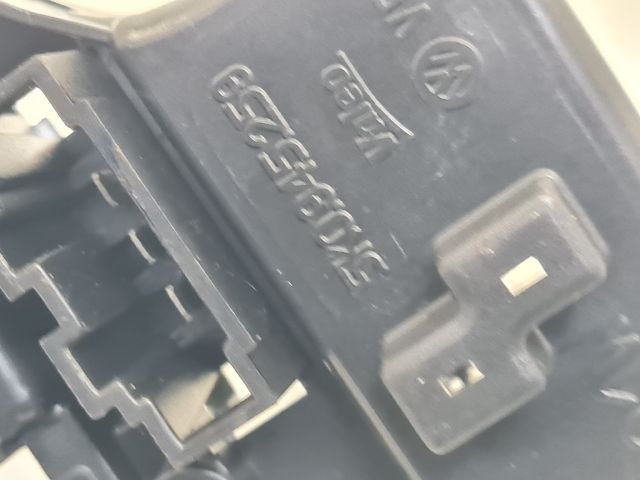 bontott VW GOLF VI Bal Hátsó Lámpa Foglalat