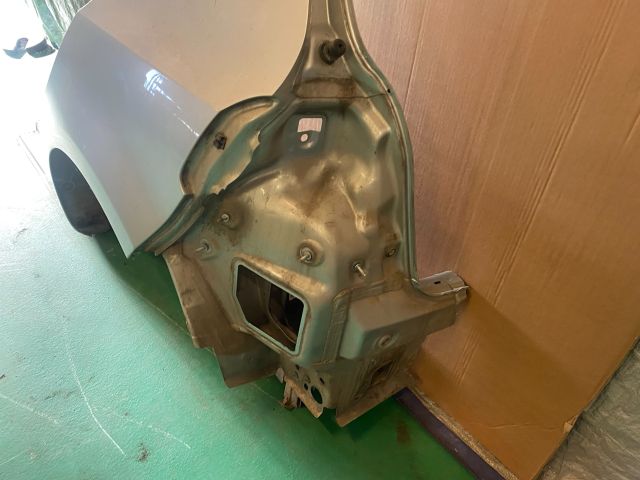 bontott VW GOLF VI Bal hátsó Negyed Karosszéria Csomag