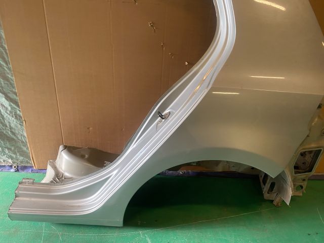 bontott VW GOLF VI Bal hátsó Negyed Karosszéria Csomag