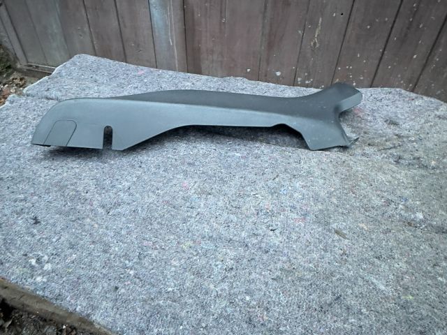 bontott VW GOLF VI Bal hátsó Ülés melletti Kárpit