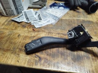 bontott VW GOLF VI Bal Kormánykapcsoló Irányjelző (Tempomatos)