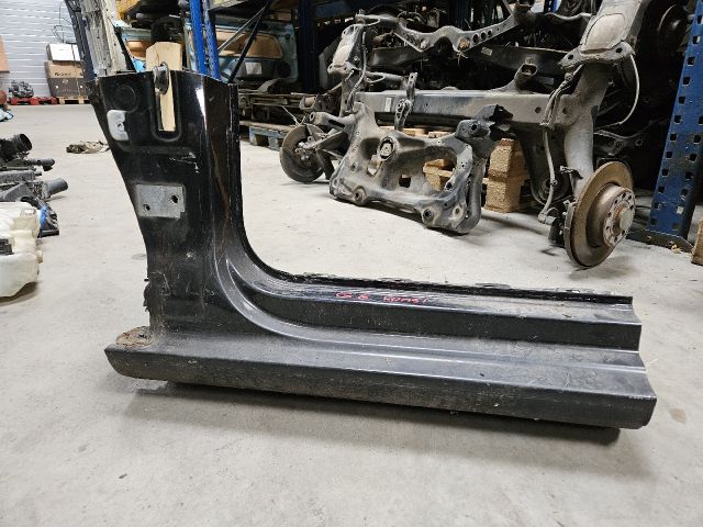 bontott VW GOLF VI Bal Küszöb