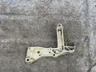 bontott VW GOLF VI Bal Lengőkar Tartó