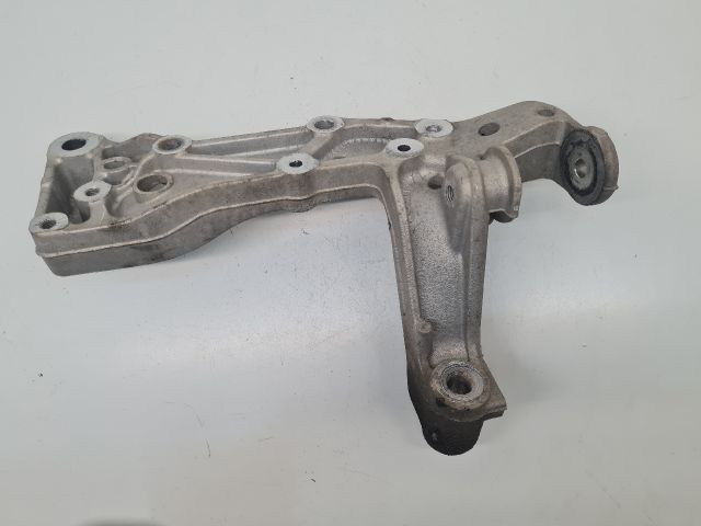 bontott VW GOLF VI Bal Lengőkar Tartó