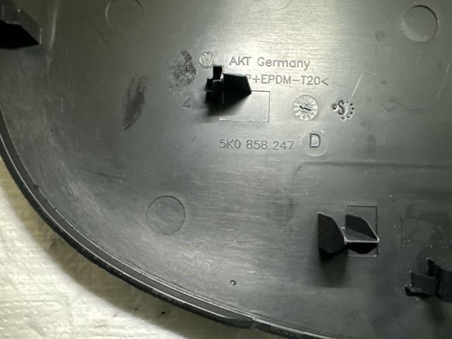 bontott VW GOLF VI Bal Műszerfal Oldalkárpit