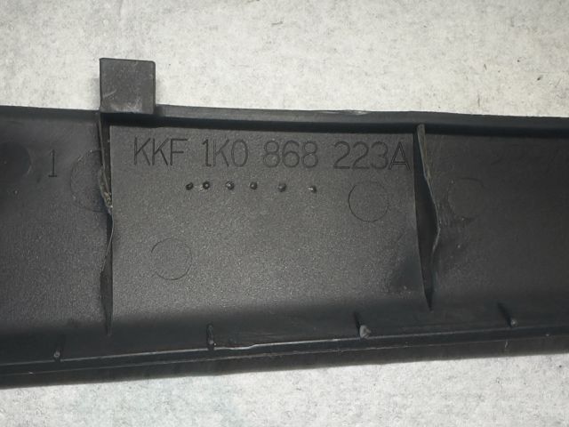 bontott VW GOLF VI Bal Műszerfal Oldalkárpit