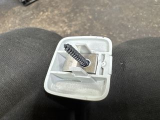 bontott VW GOLF VI Bal Napellenző Tartó