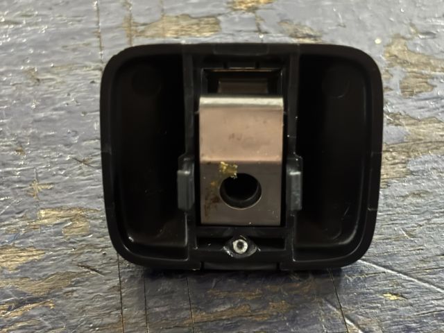 bontott VW GOLF VI Bal Napellenző Tartó