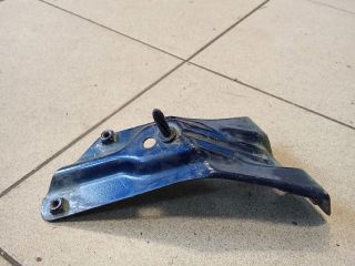 bontott VW GOLF VI Bal Sárvédő Oldaltartó