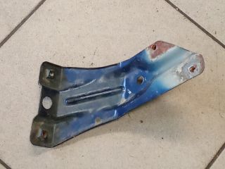 bontott VW GOLF VI Bal Sárvédő Oldaltartó