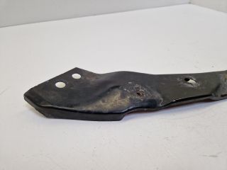 bontott VW GOLF VI Bal Sárvédő Oldaltartó