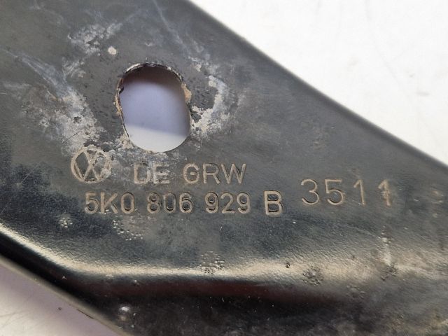 bontott VW GOLF VI Bal Sárvédő Oldaltartó