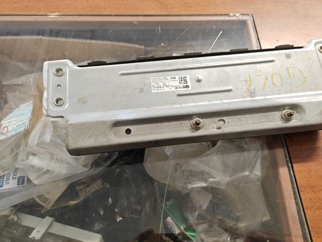 bontott VW GOLF VI Bal Térdlégzsák