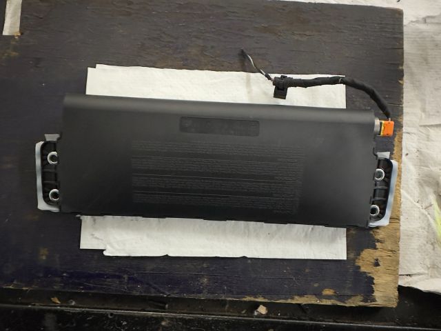 bontott VW GOLF VI Bal Térdlégzsák