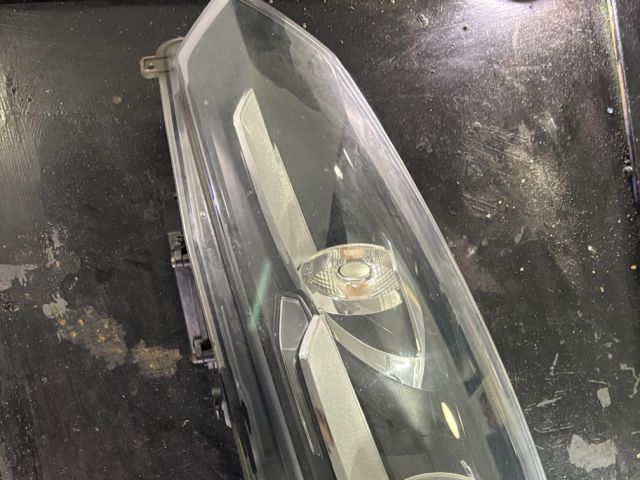 bontott VW GOLF VI Bal Xenon Fényszóró