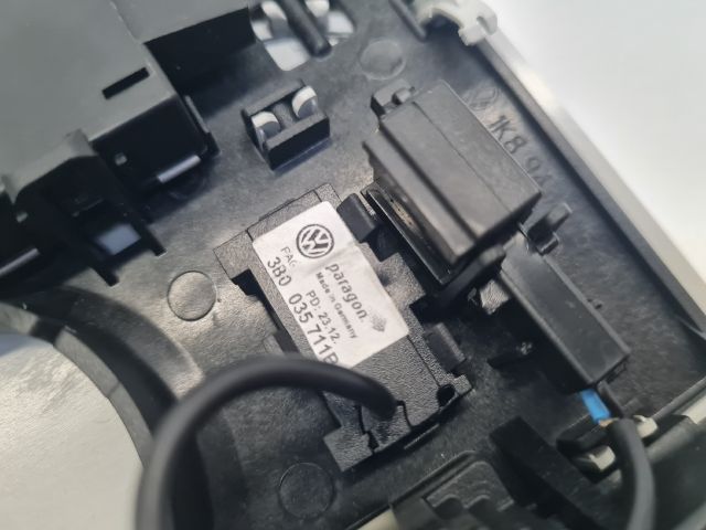 bontott VW GOLF VI Beltér Világítás Első