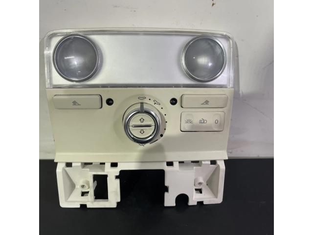 bontott VW GOLF VI Beltér Világítás Első