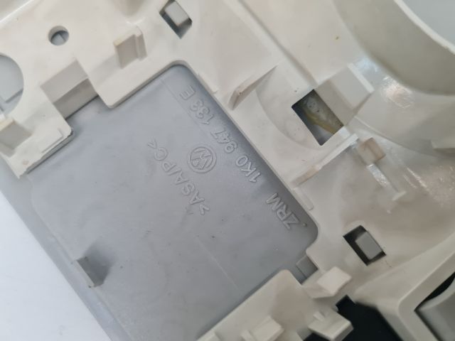 bontott VW GOLF VI Beltér Világítás Első