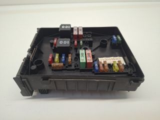 bontott VW GOLF VI Biztosítéktábla Doboz