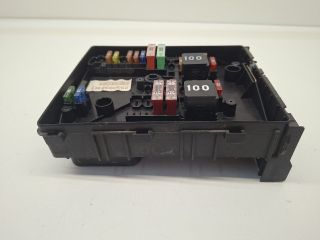 bontott VW GOLF VI Biztosítéktábla Doboz