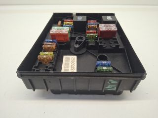 bontott VW GOLF VI Biztosítéktábla Doboz