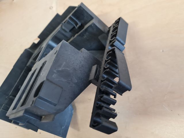 bontott VW GOLF VI Biztosítéktábla Doboz