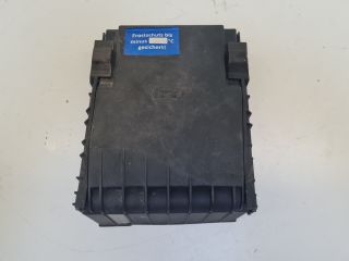 bontott VW GOLF VI Biztosítéktábla Fedél