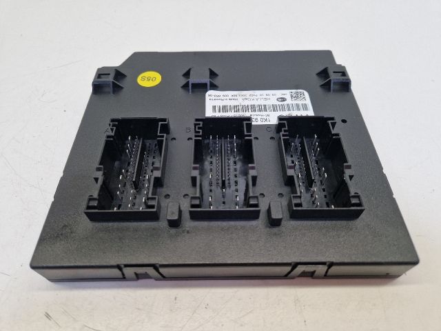 bontott VW GOLF VI Biztosítéktábla Utastér