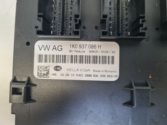 bontott VW GOLF VI Biztosítéktábla Utastér