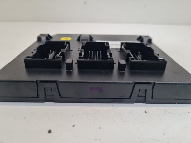 bontott VW GOLF VI Biztosítéktábla Utastér