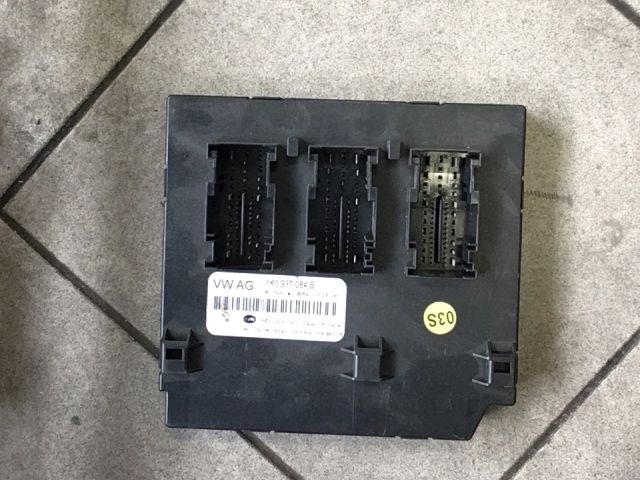 bontott VW GOLF VI Biztosítéktábla Utastér