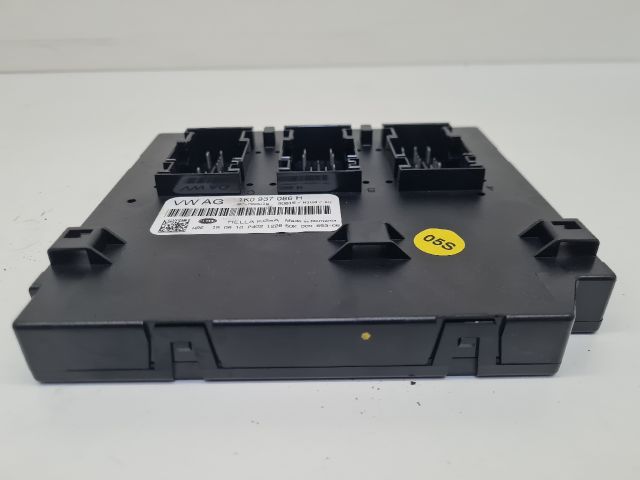 bontott VW GOLF VI Biztosítéktábla Utastér