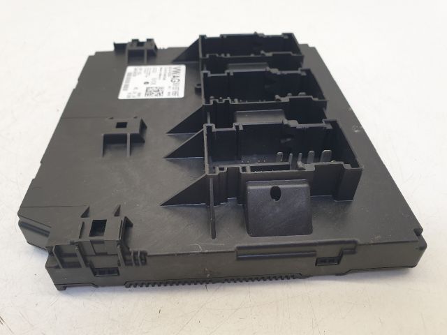 bontott VW GOLF VI Biztosítéktábla Utastér