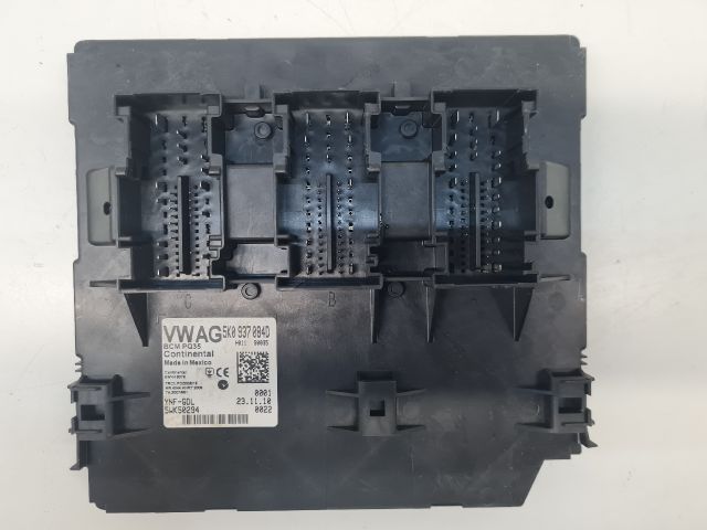 bontott VW GOLF VI Biztosítéktábla Utastér