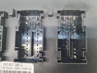 bontott VW GOLF VI Biztosítéktábla Utastér