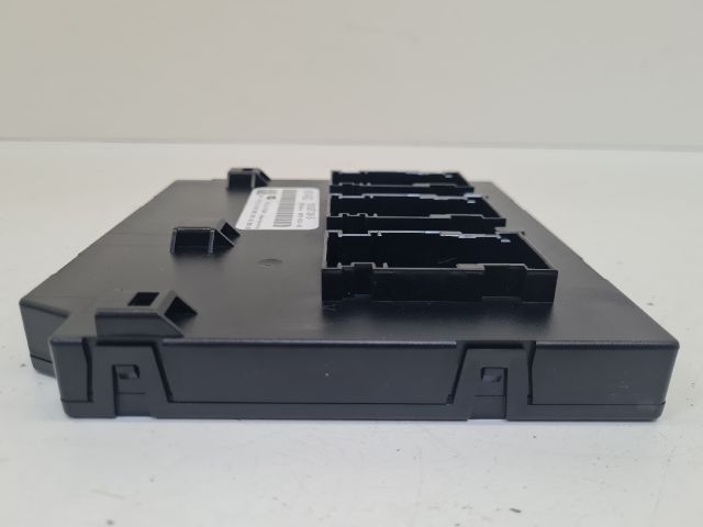 bontott VW GOLF VI Biztosítéktábla Utastér