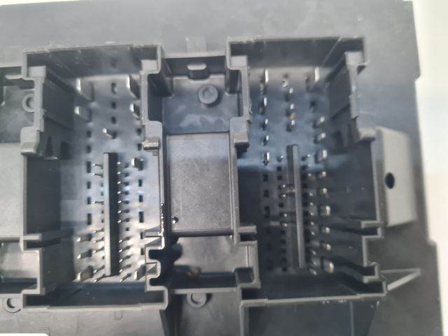 bontott VW GOLF VI Biztosítéktábla Utastér