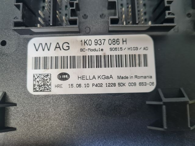 bontott VW GOLF VI Biztosítéktábla Utastér