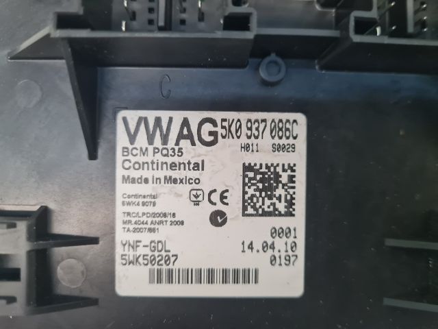 bontott VW GOLF VI Biztosítéktábla Utastér