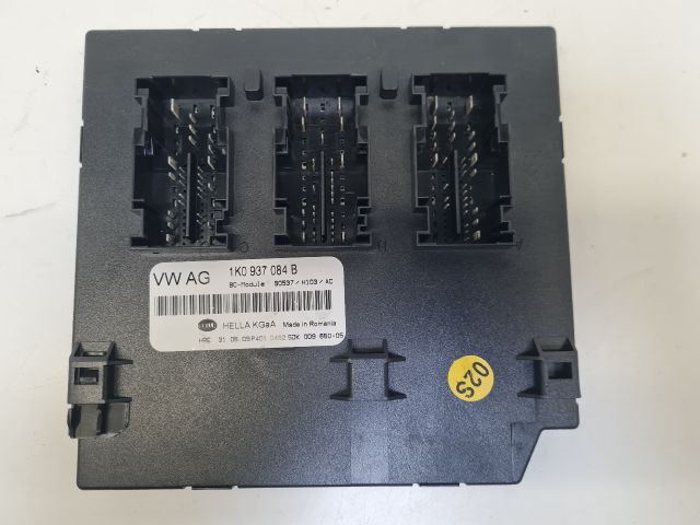 bontott VW GOLF VI Biztosítéktábla Utastér