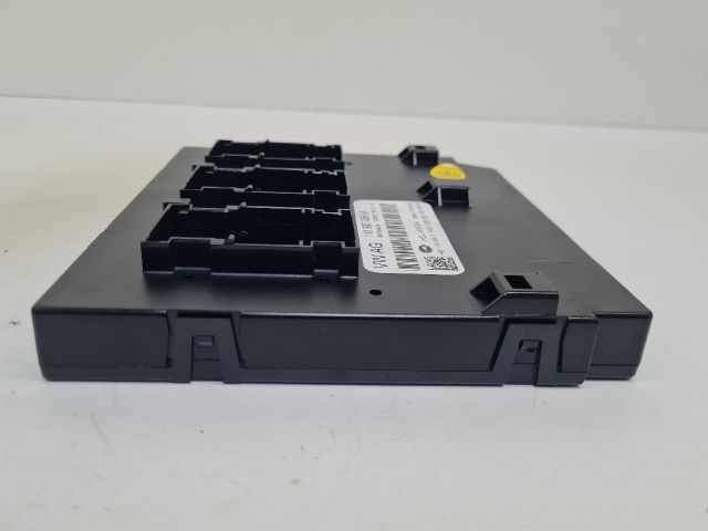 bontott VW GOLF VI Biztosítéktábla Utastér