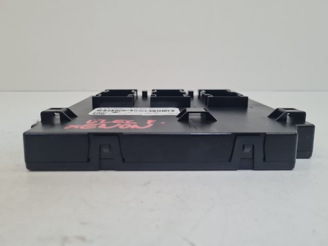 bontott VW GOLF VI Biztosítéktábla Utastér