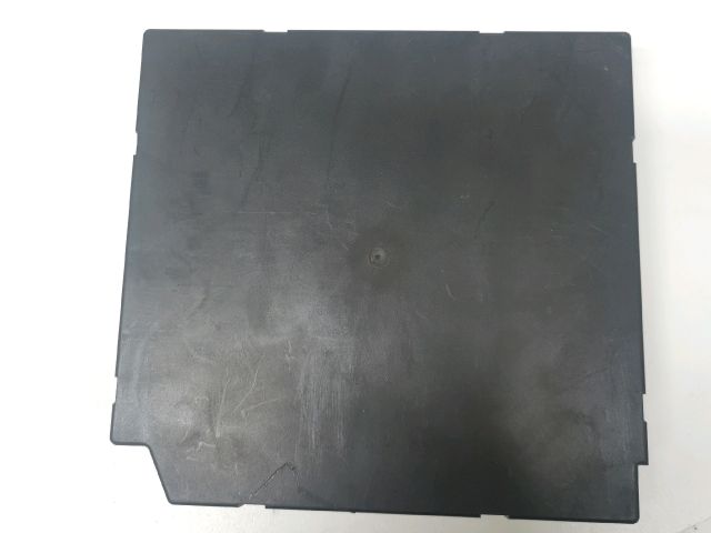 bontott VW GOLF VI Biztosítéktábla Utastér